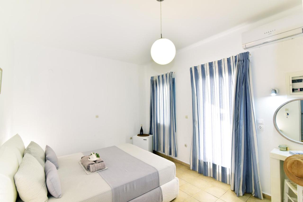 Thomas Apartments Katapola - Chora Екстериор снимка