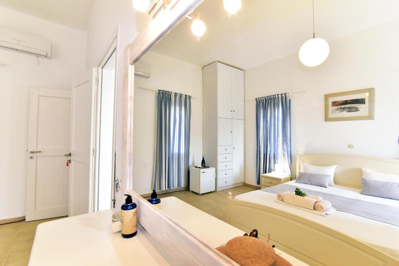 Thomas Apartments Katapola - Chora Екстериор снимка