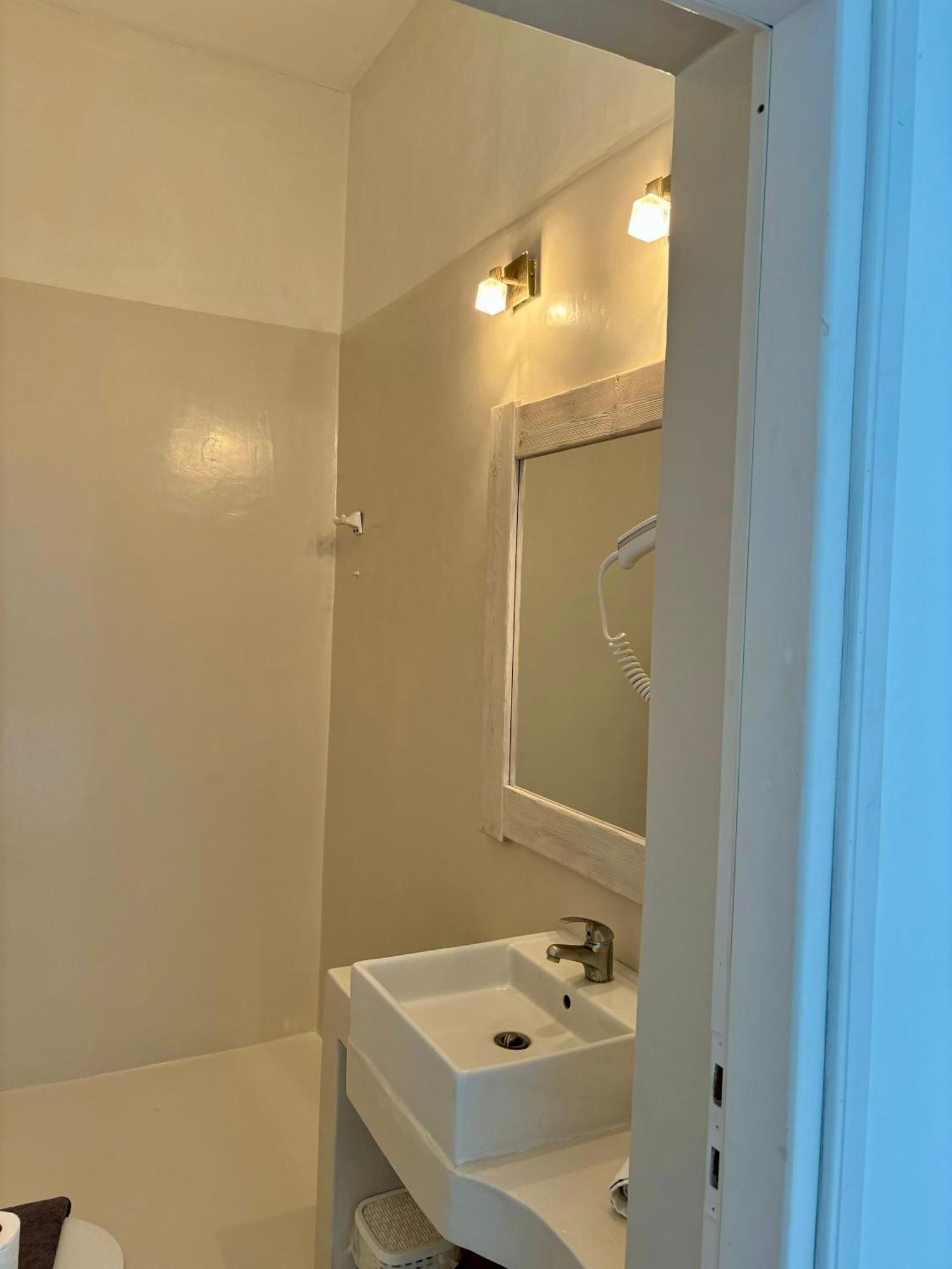 Thomas Apartments Katapola - Chora Екстериор снимка