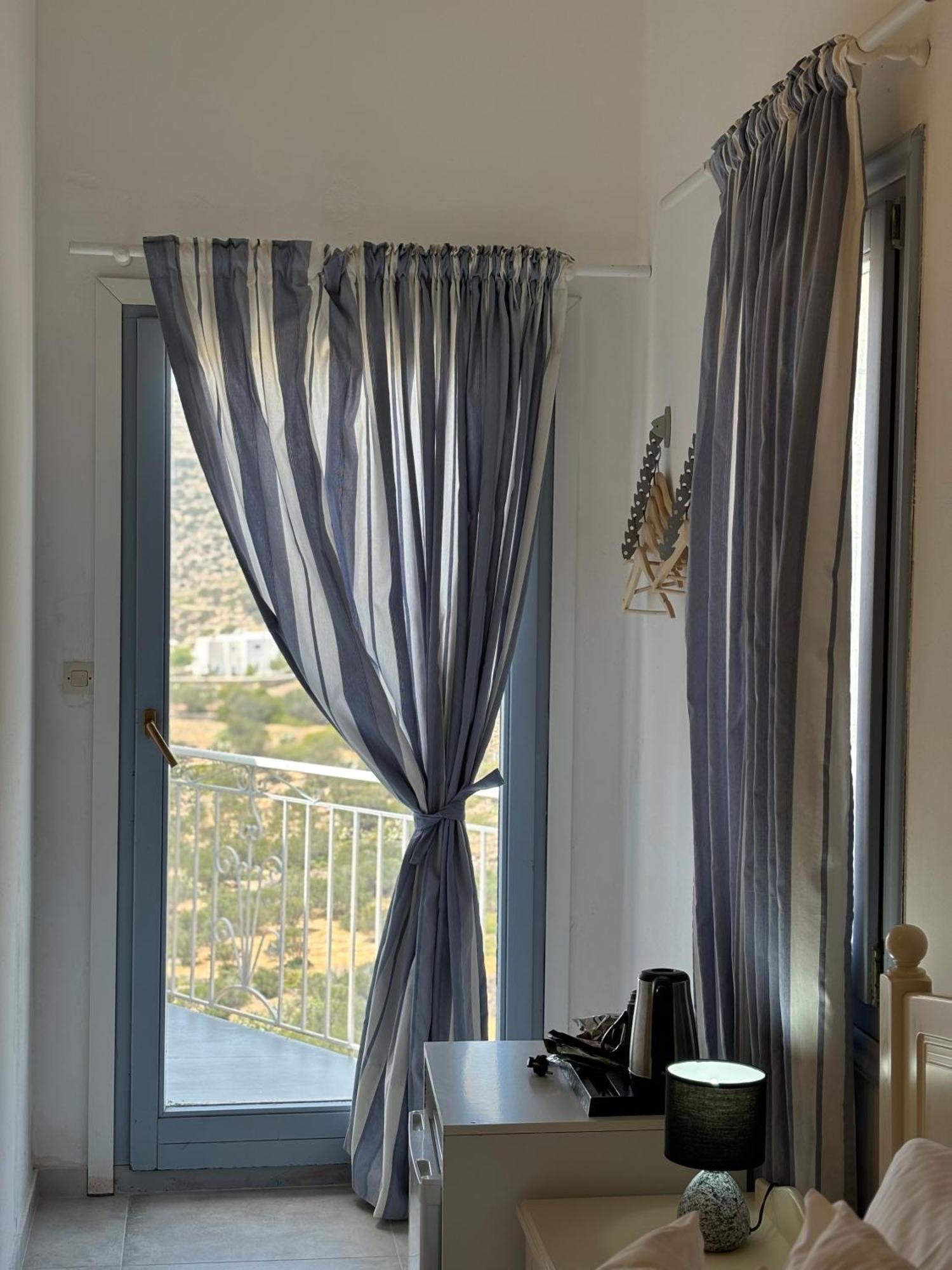 Thomas Apartments Katapola - Chora Екстериор снимка