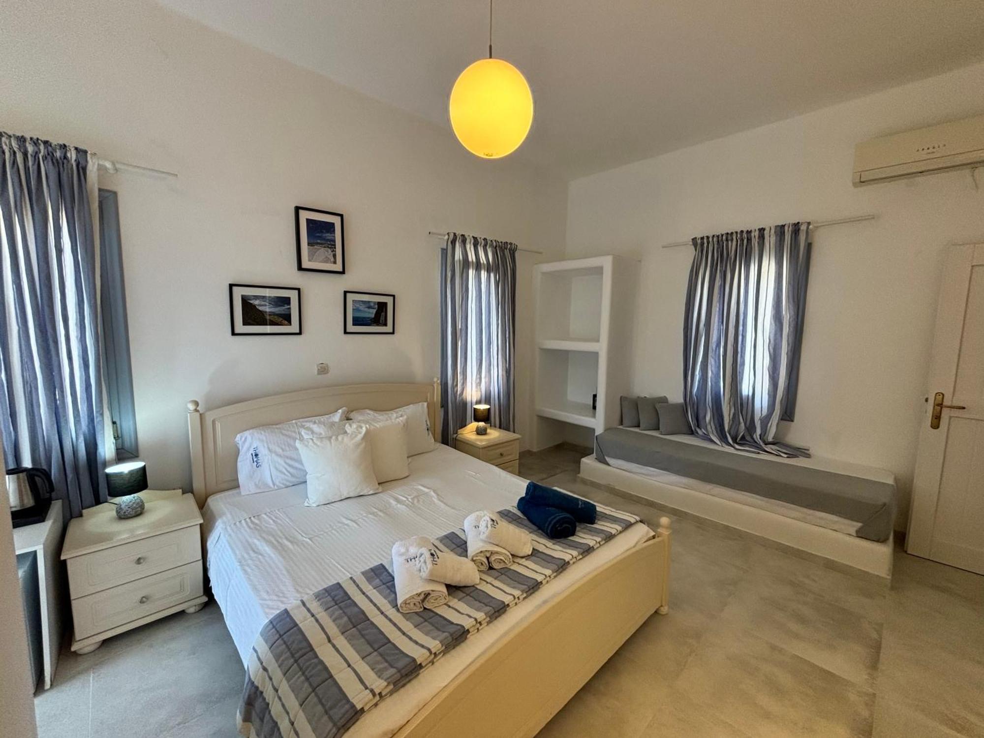 Thomas Apartments Katapola - Chora Екстериор снимка